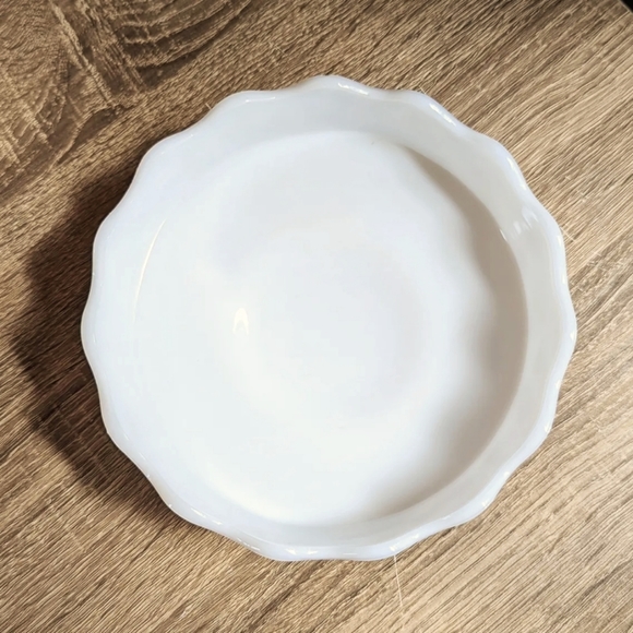 Vintage Fostoria 1960s Berry Milk Glass Candy Dish - Picture 6 of 7